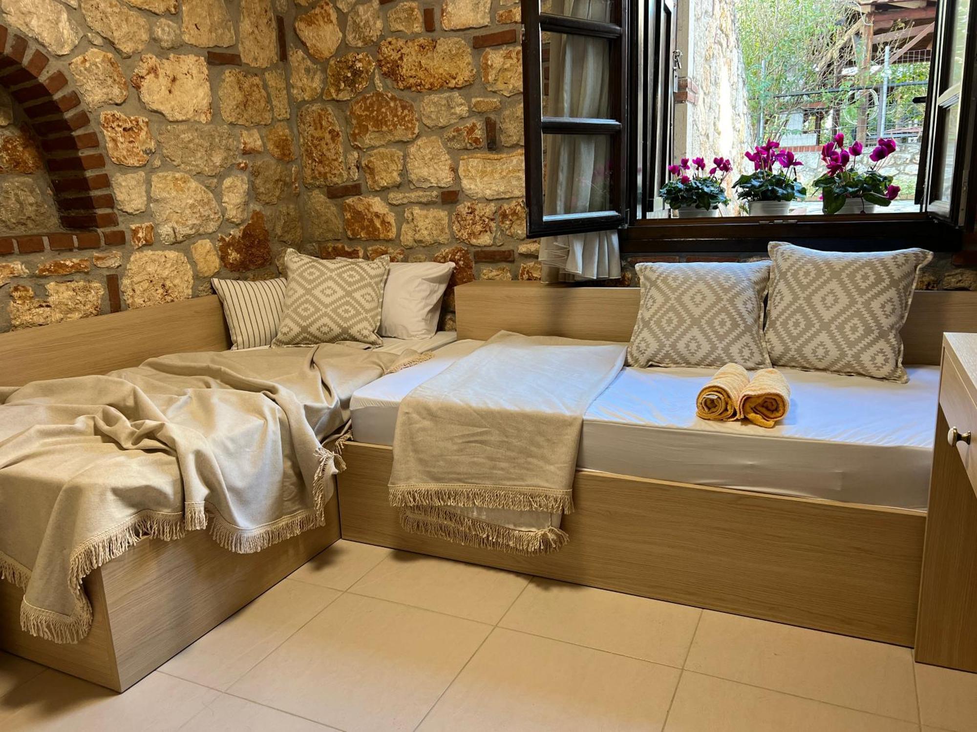 Hostal Boutique Stone House Psakoudia Exterior foto